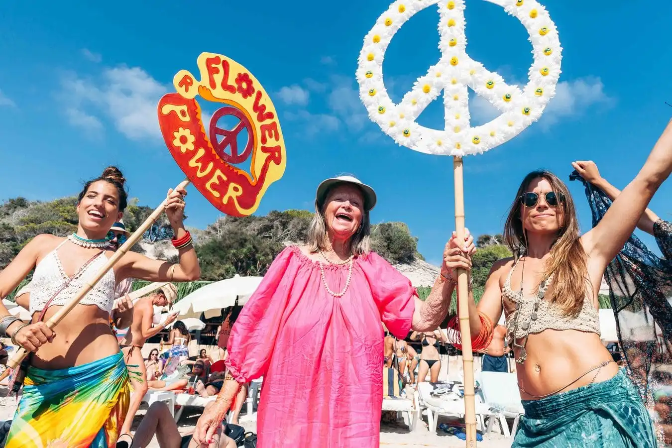 saTrinxa_Pacha_Esencial_Chiringuito_Emblematico_Ibiza